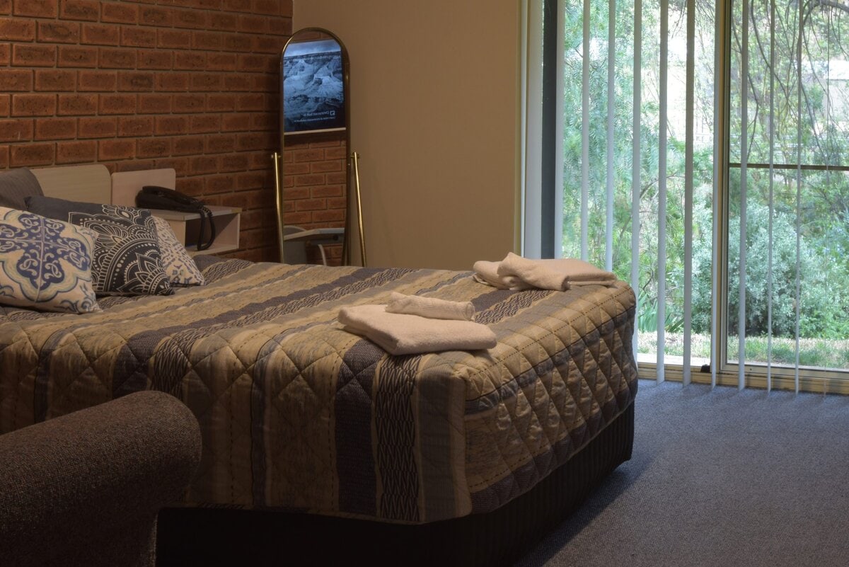 Single Room at Burra Motor Inn featuring a queen bed and view over Burra Creek