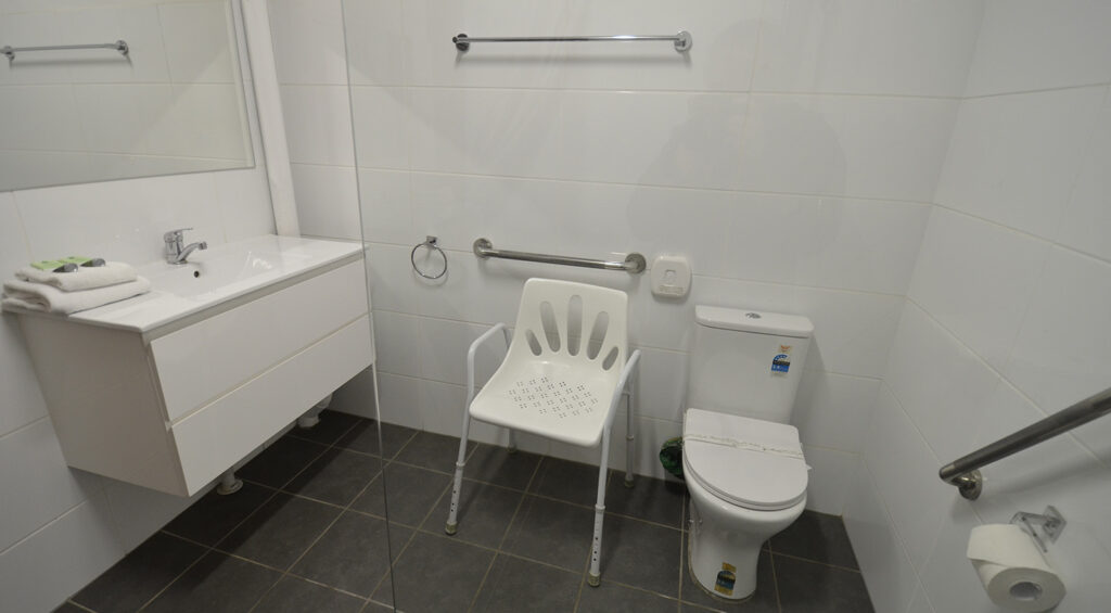 Deluxe King Bathroom